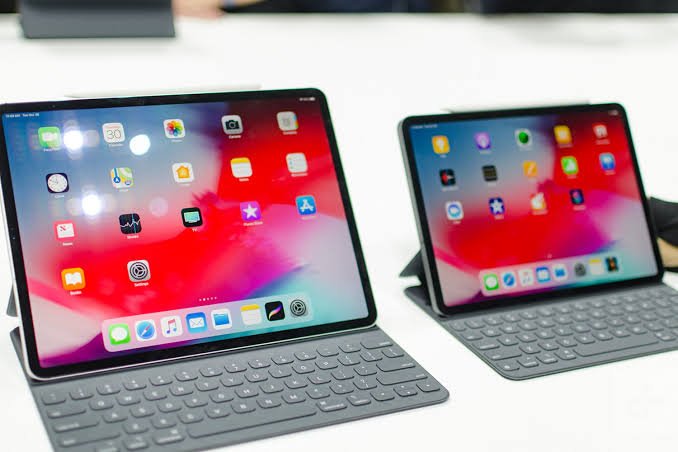 ipad pro 11"- apple tablet with keyboard